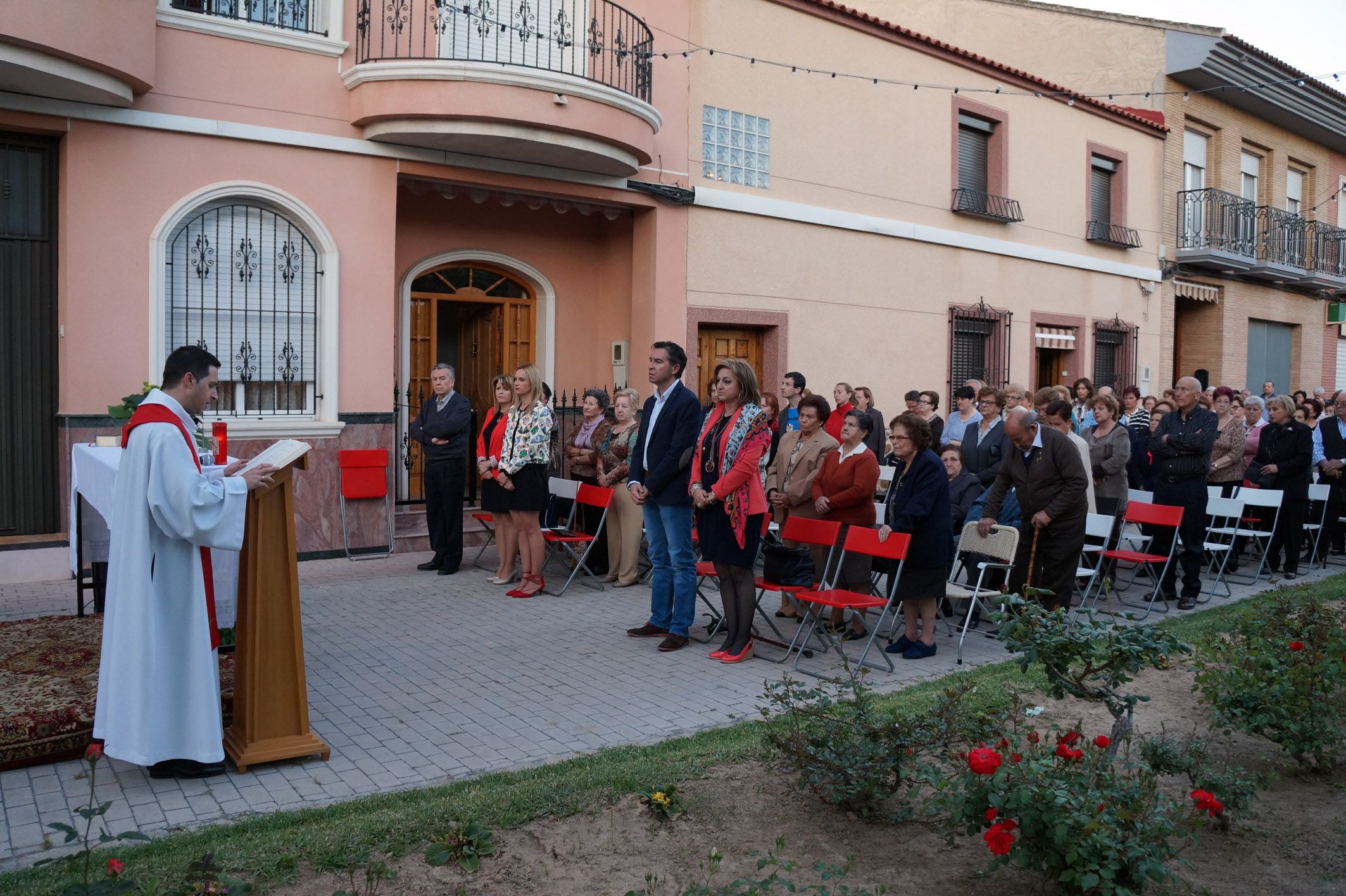 El barrio torreño de La Cruz celebró la onomástica de su patrona