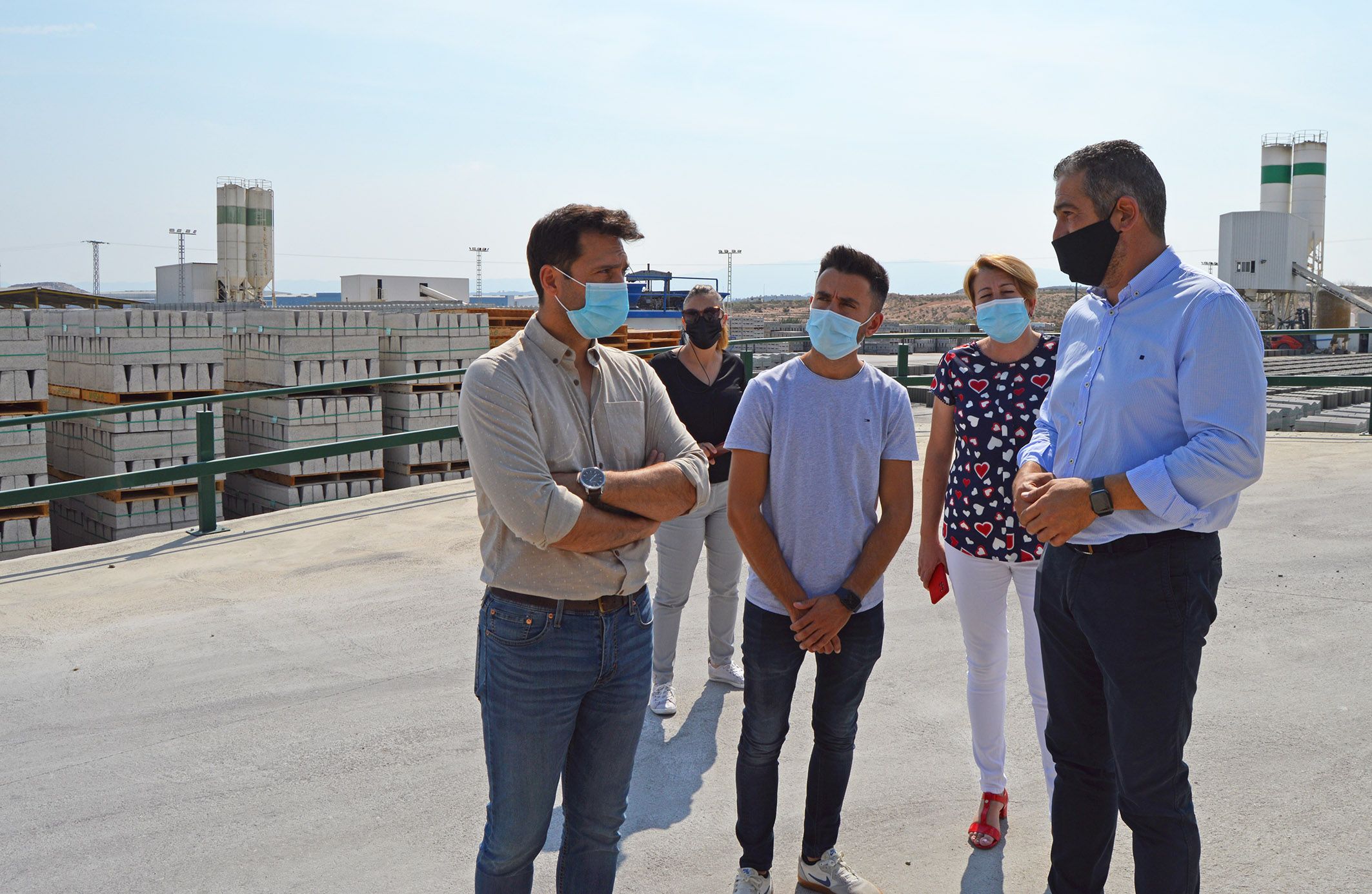 El alcalde torreño visita la empresa local de prefabricados de hormigón “Montalbán y Rodríguez”3