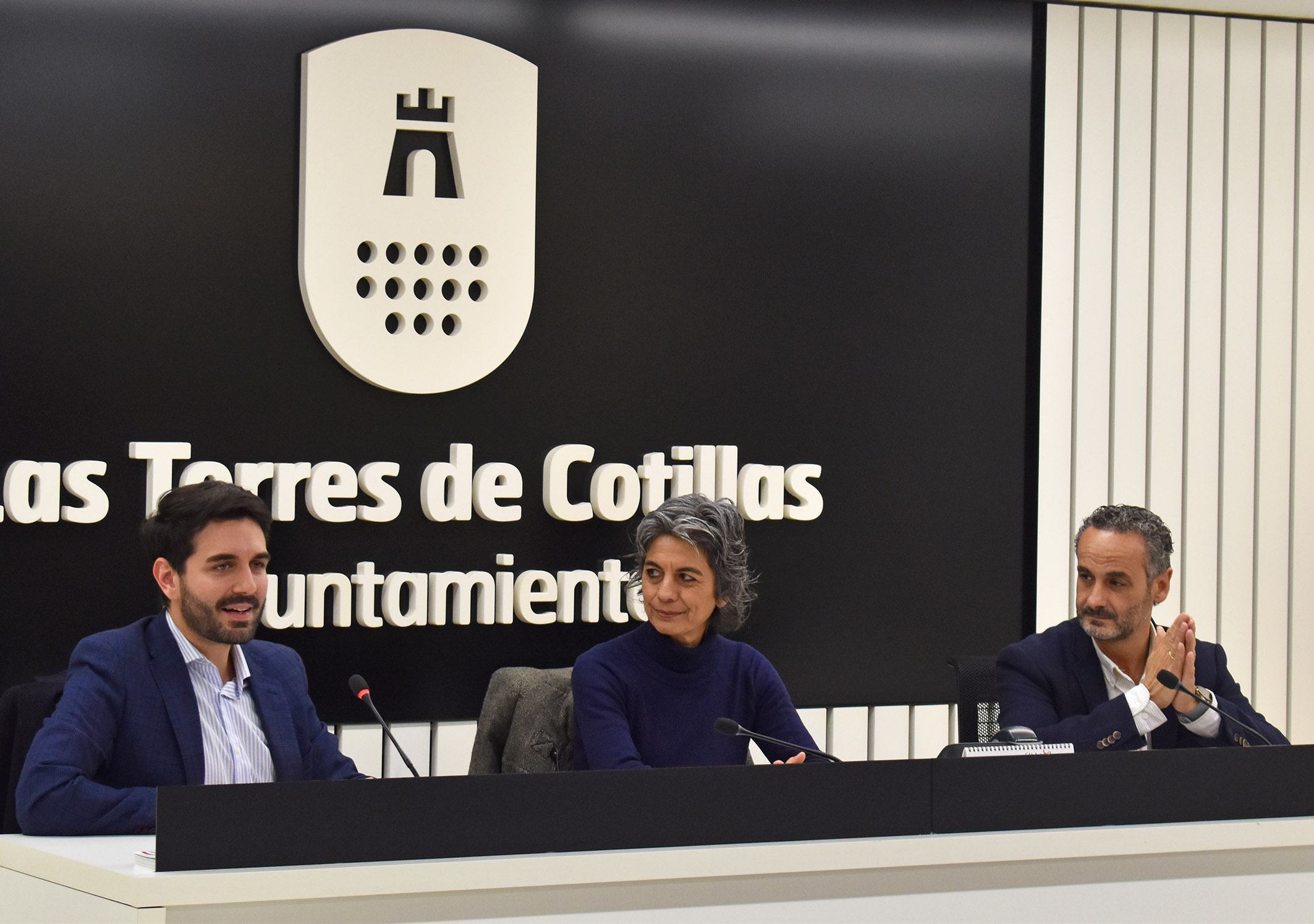 La escritora María López Mayol presenta en Las Torres de Cotillas su libro “Vivir en modo caballo”
