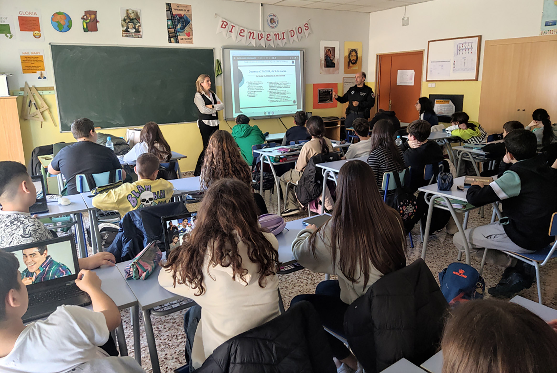 Los centros escolares acogen talleres para concienciar a los menores sobre sus derechos y deberes