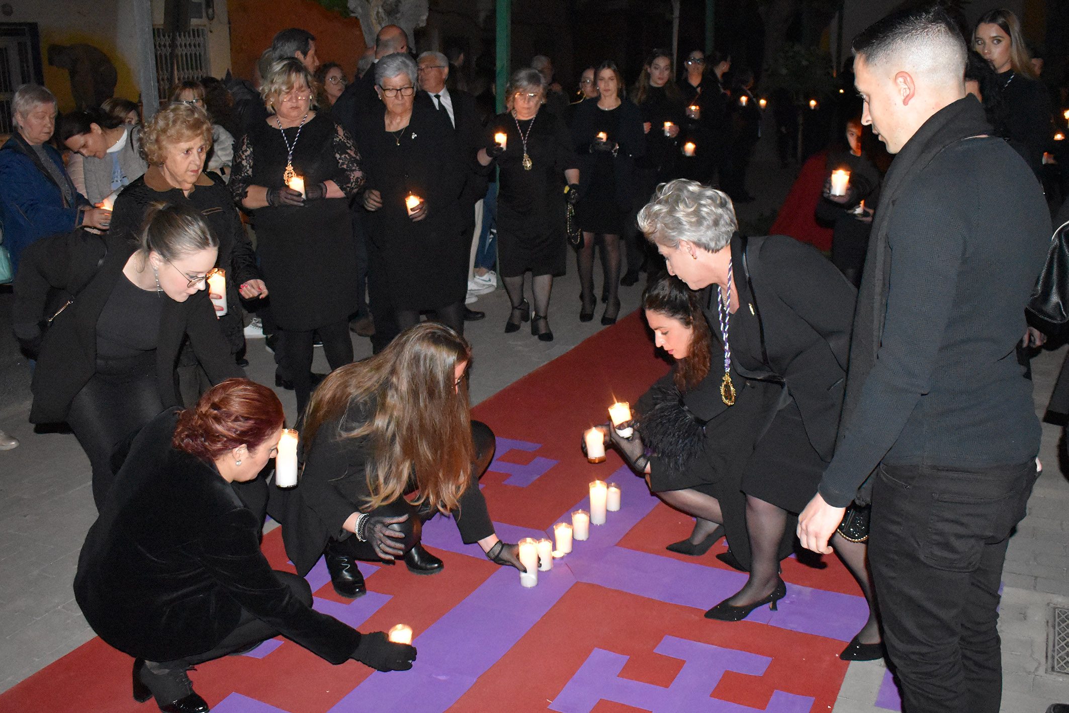 El Jueves Santo torreño estrena el traslado del Santo Entierro y el emocionante acto “Ilumina tu Cruz”