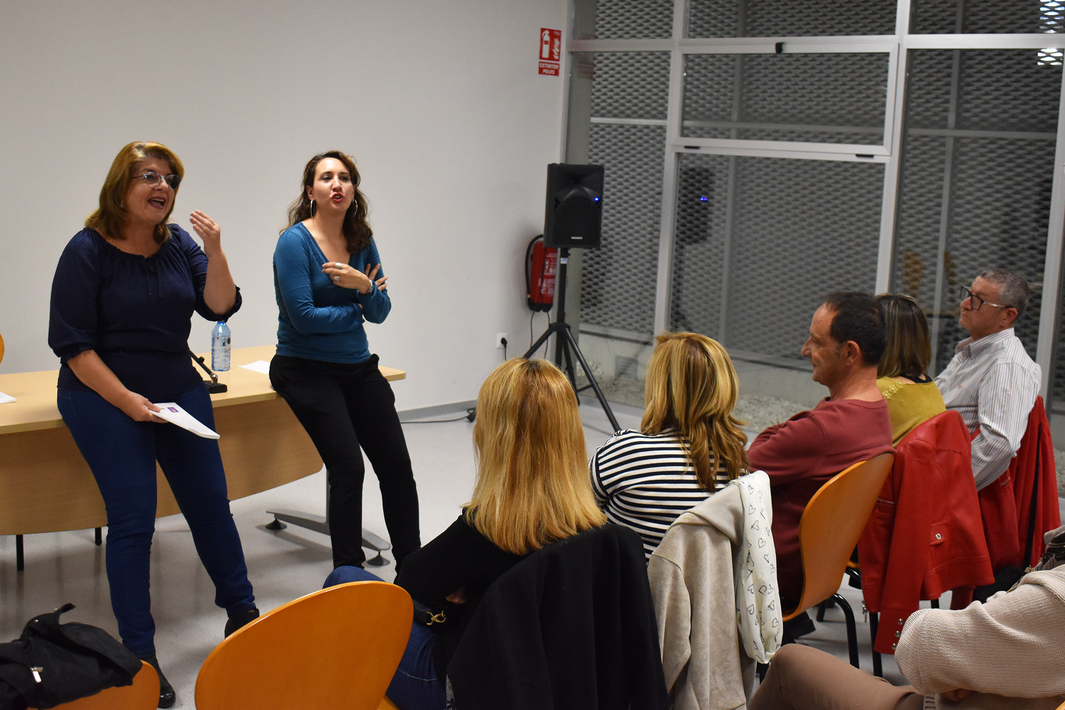 La escritora Cristina Roma presenta en Las Torres de Cotillas su libro “Las vidas de ellas”