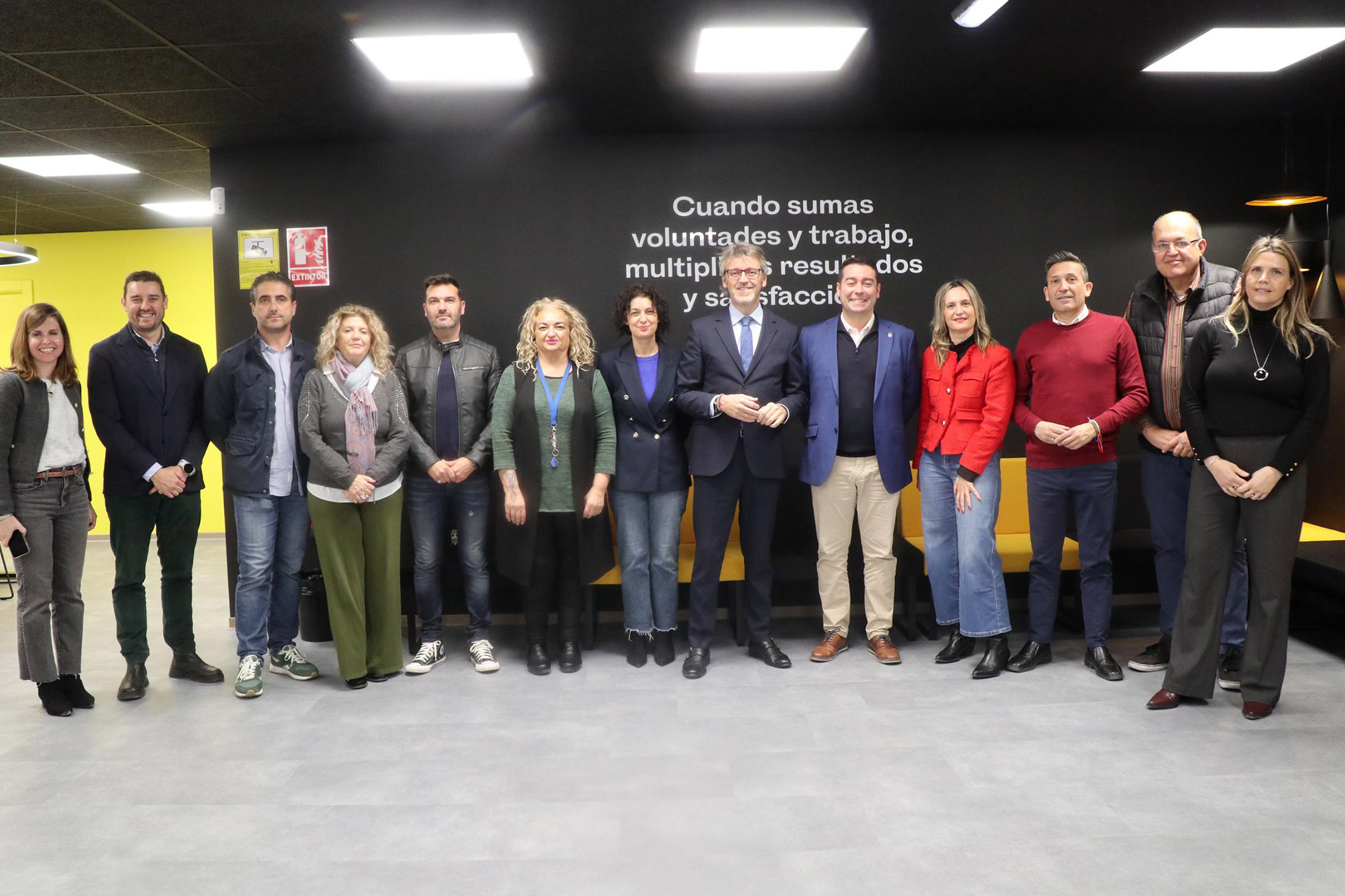 El consejero Luis Marín visita la nueva oficina de la Agencia Tributaria, que ampliará su horario abriendo los miércoles por la tarde