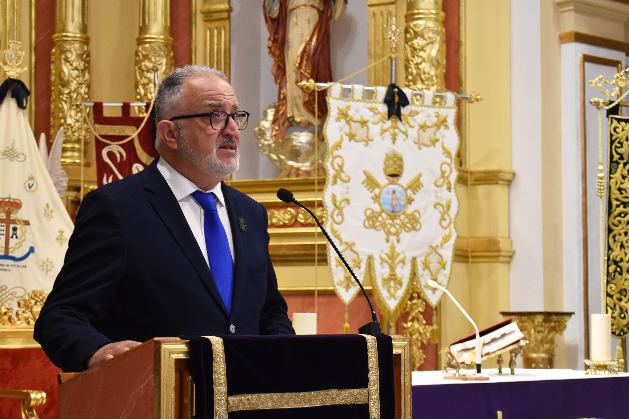Pedro Jesús Pérez Sarabia pregona desde la emoción y el recuerdo la Semana Santa 2025