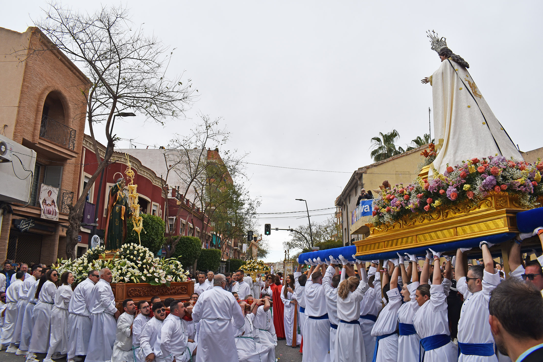 La emoción y alegría del Encuentro brilla en el Domingo de Resurrección
