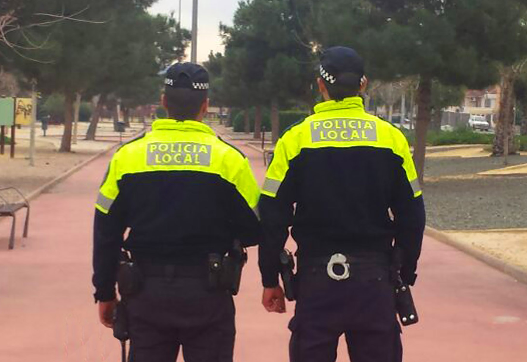 La Policía Local detiene a una persona por intento de robo en vehículos