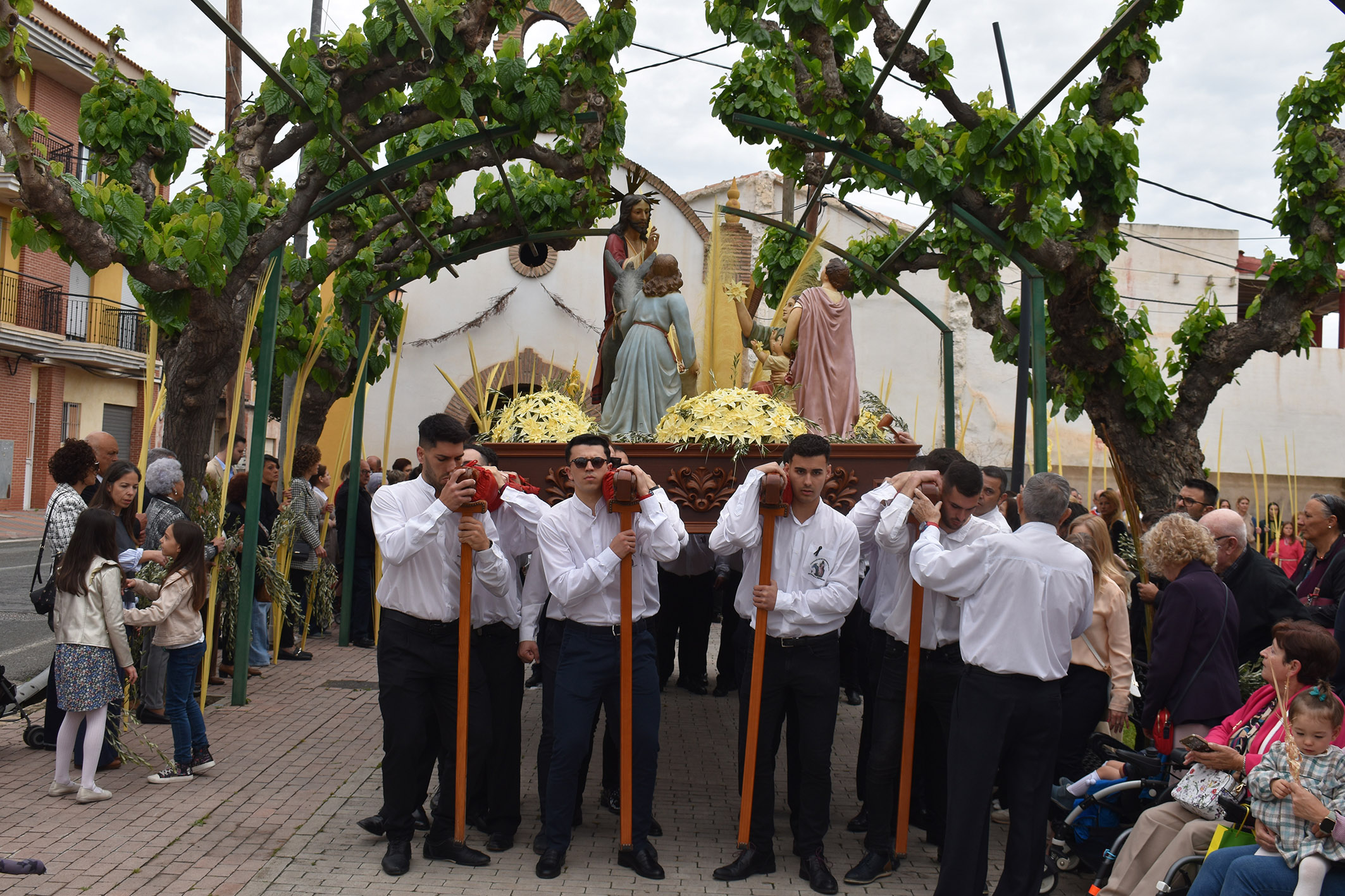 Un Domingo de Ramos de lo más familiar en Las Torres de Cotillas