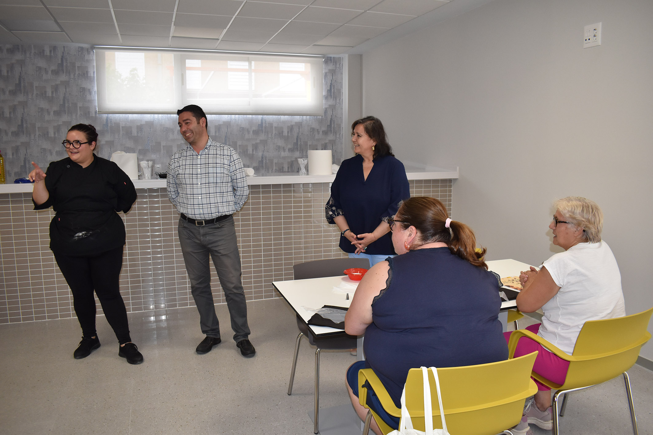 El Centro Intergeneracional se llena de sabor con los talleres de cocina gratuitos para adultos