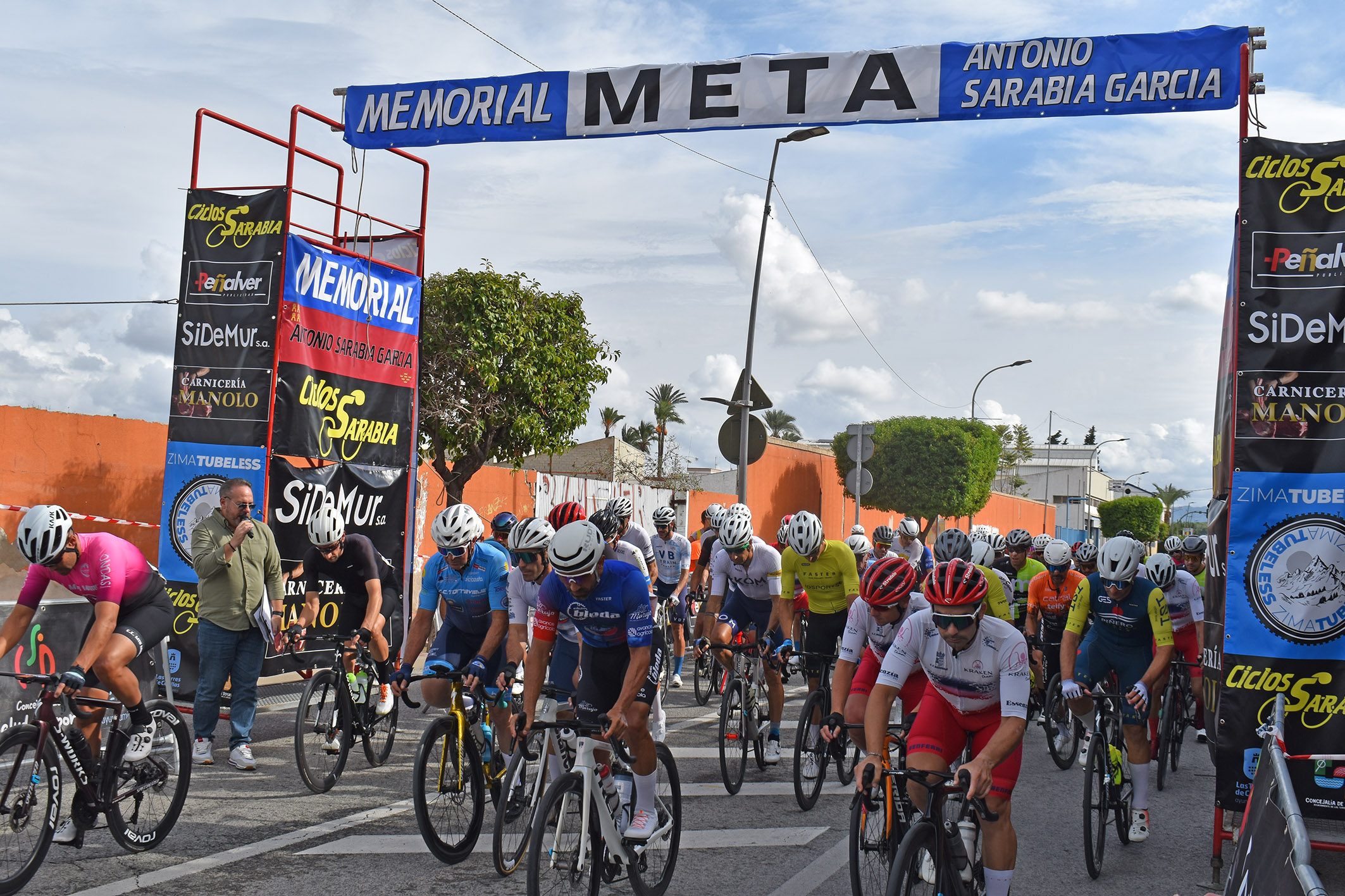 Victoria de Daniel Romero en el Memorial Antonio Sarabia de ciclismo