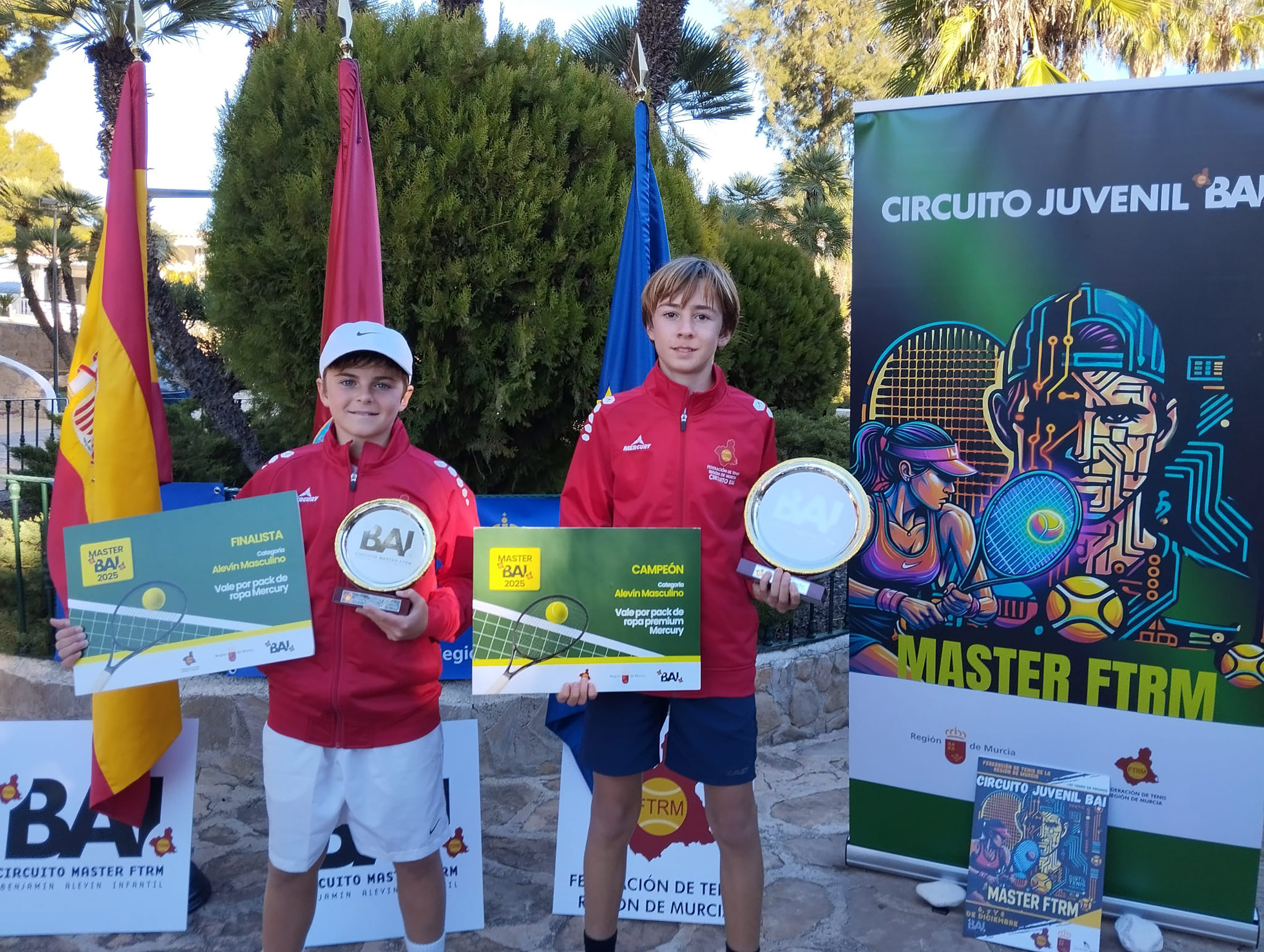 Antonio Pérez y David Chinchilla, de “Las Torres entre Raquetas", campeón y subcampeón del máster regional de tenis alevín