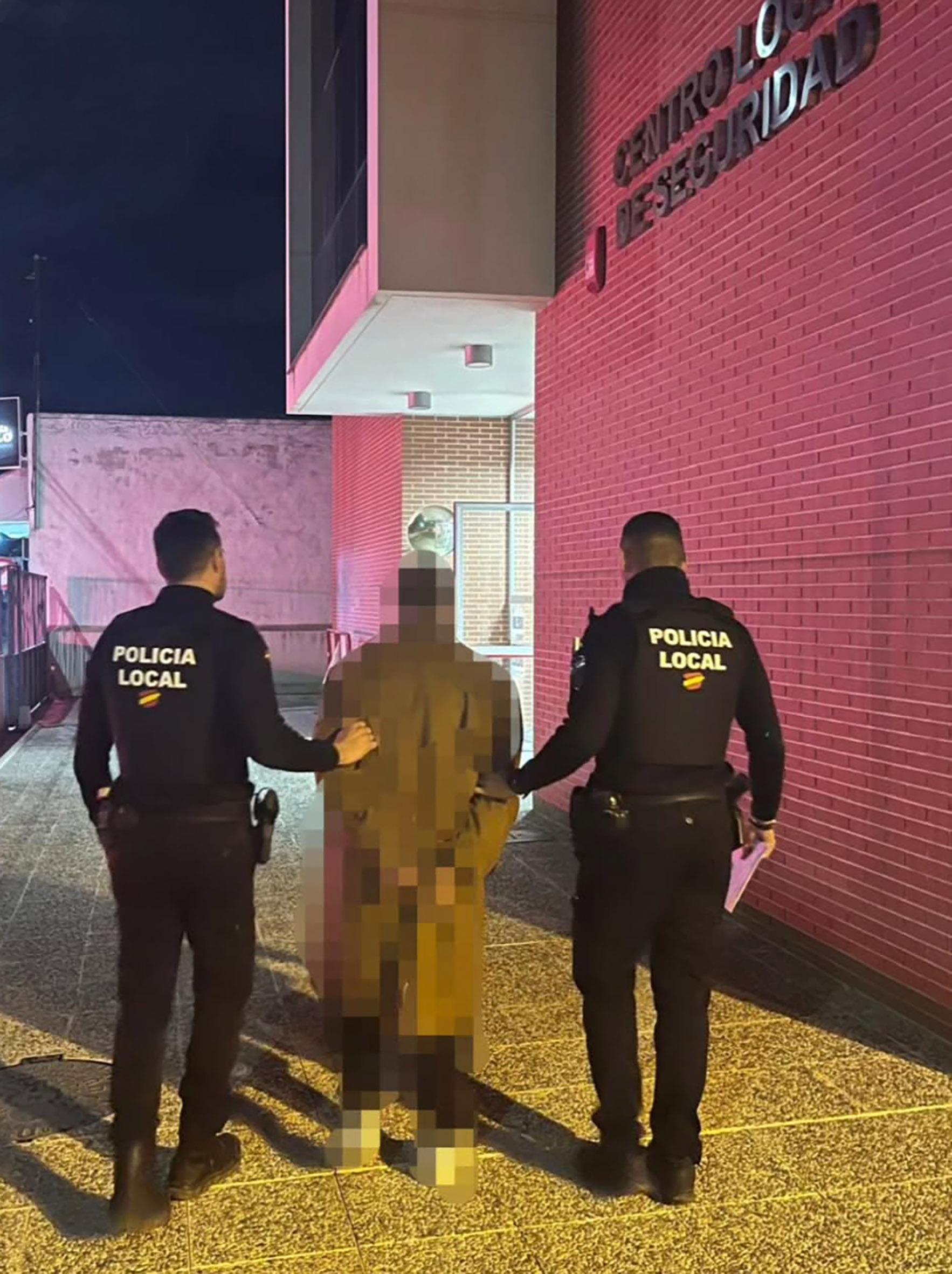 La Policía Local detiene a un individuo por robo con fuerza y quebrantamiento de condena