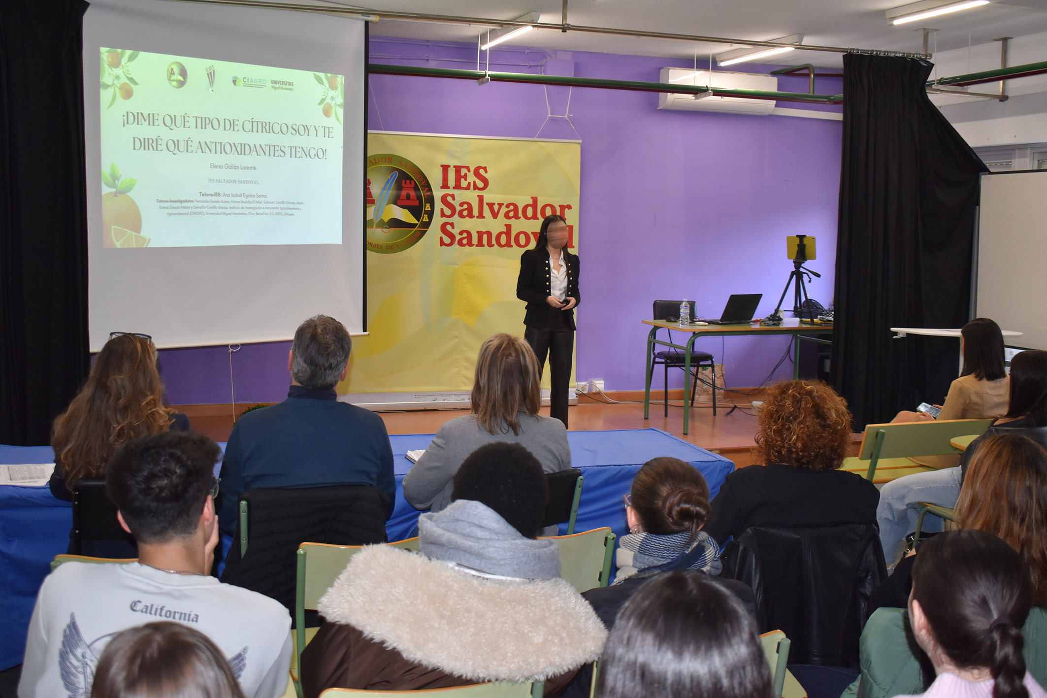 Los alumnos del Bachillerato de Investigación del IES Salvador Sandoval presentan sus proyectos