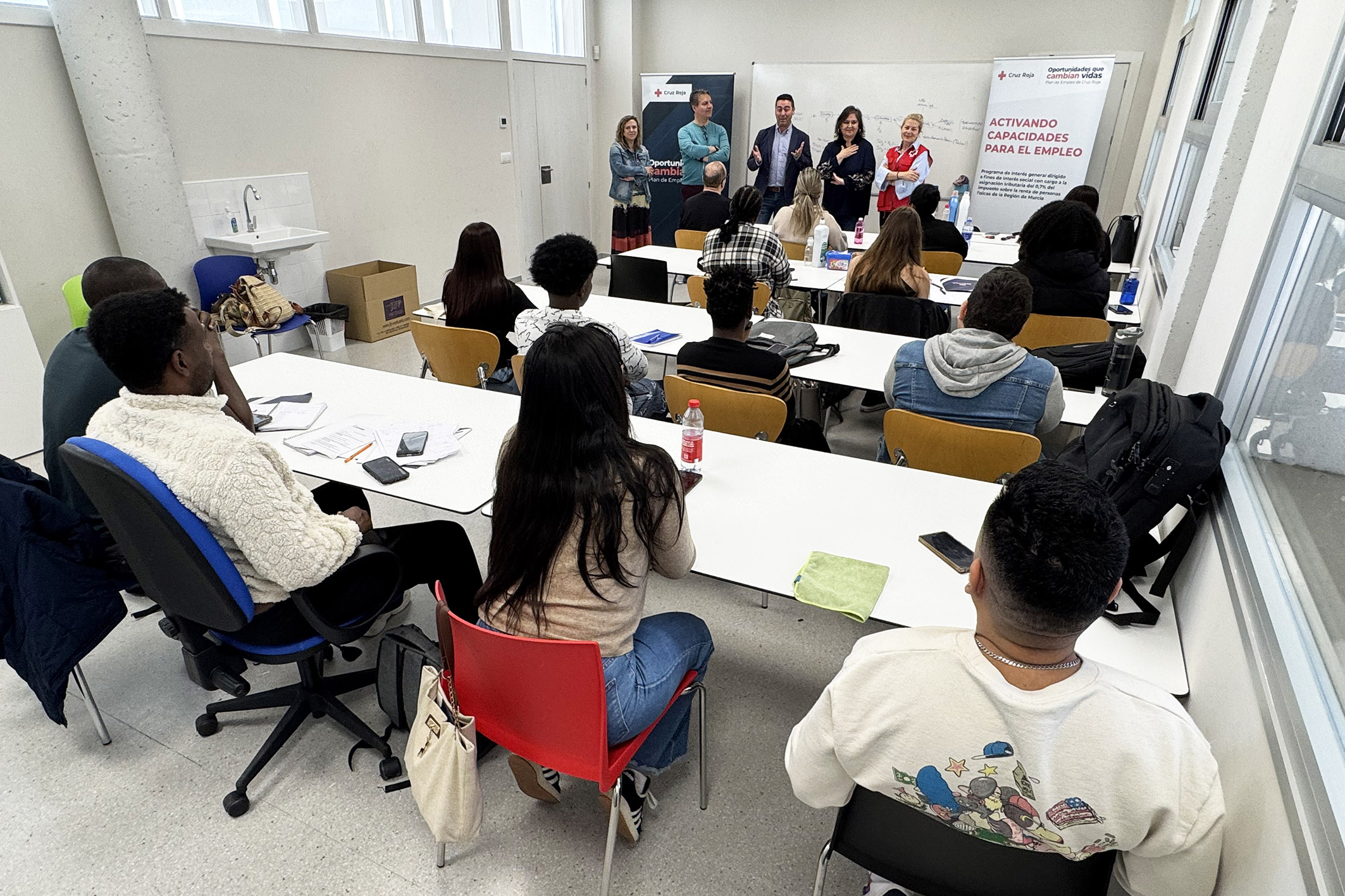Concluye la parte teórica del curso de auxiliar de operaciones en industrias químicas 