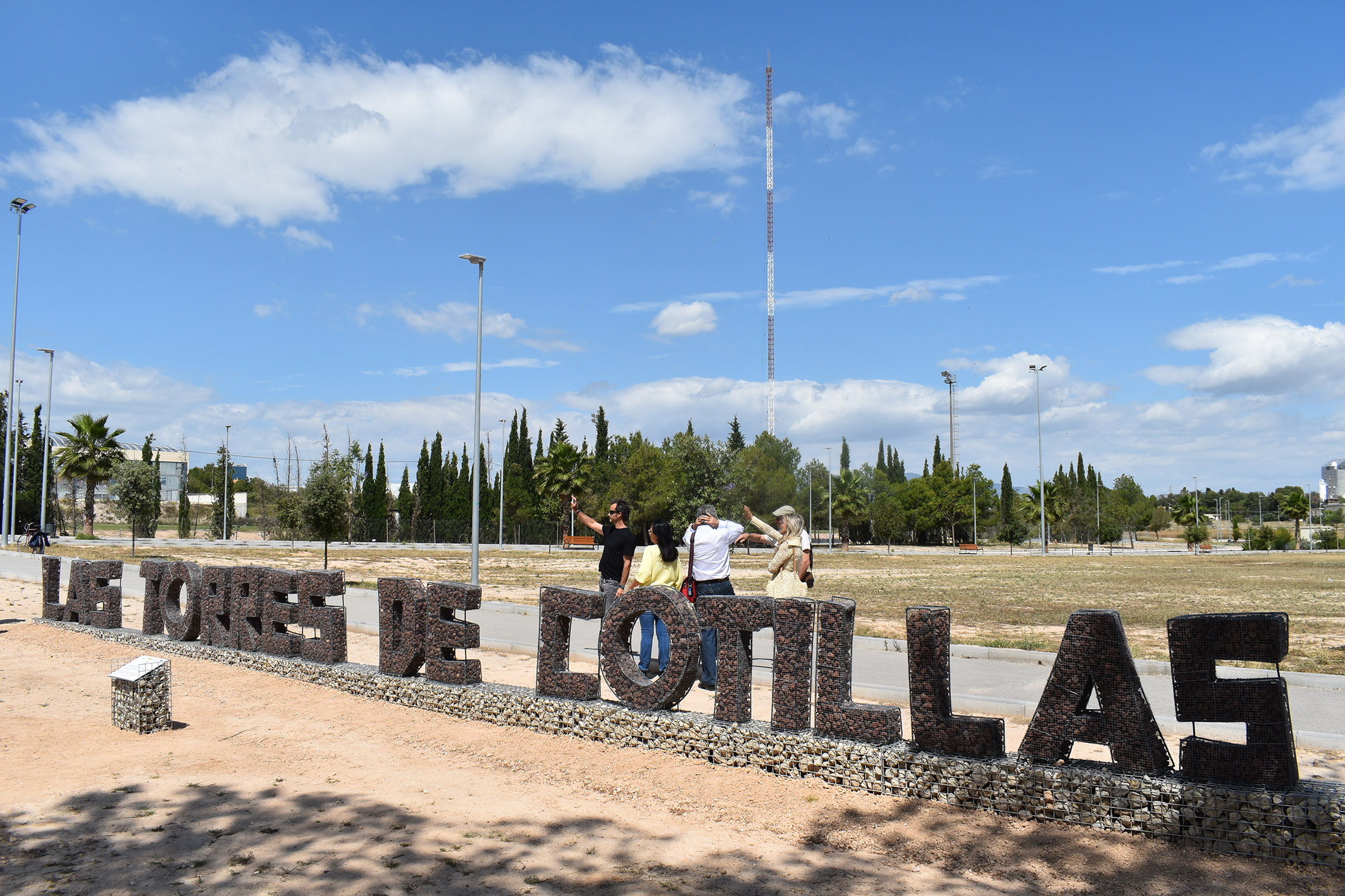 El Parque de la Antena estrena un gran rótulo con el nombre de Las Torres de Cotillas