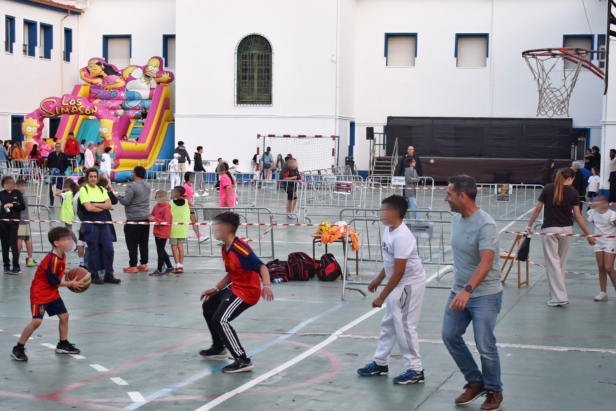 La “II Active Night” del Divino Maestro vuelve a llenar de deporte y solidaridad el colegio 