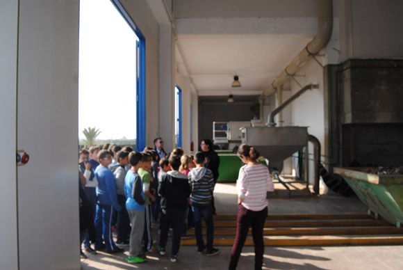 Los escolares torre+¦os visitan la EDAR con las campa+¦as medioambientales municipales2