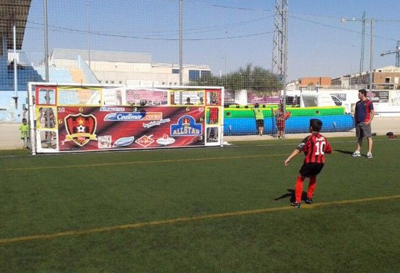 El Atl+®tico Torre+¦o eligi+¦ a sus futbolistas m+ís talentosos en su II All-Star2