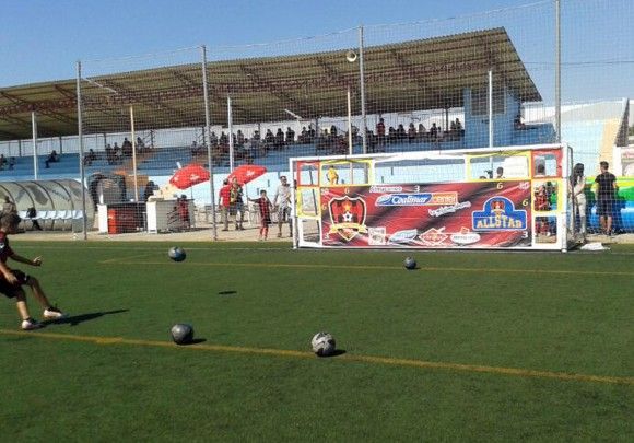 El Atl+®tico Torre+¦o eligi+¦ a sus futbolistas m+ís talentosos en su II All-Star3