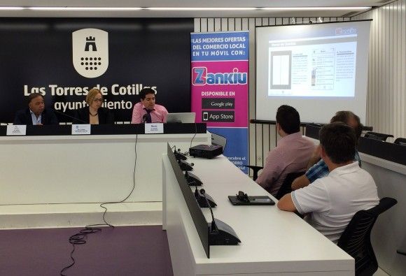 La APP ÔÇ£ZankiuÔÇØ se presenta en Las Torres de Cotillas para beneficio de sus comerciantes