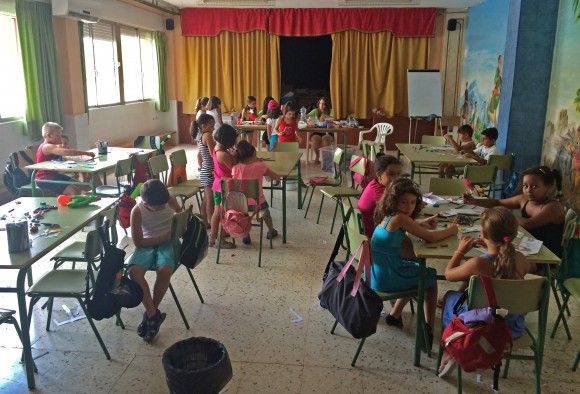 Cerca de 200 niños disfrutan de la Escuela de Vacaciones de Verano torreña