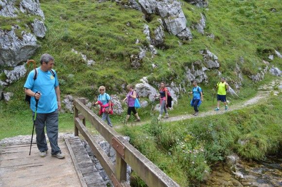 Los miembros de la asociación “Los Peregrinos” torreña visitaron Asturias2