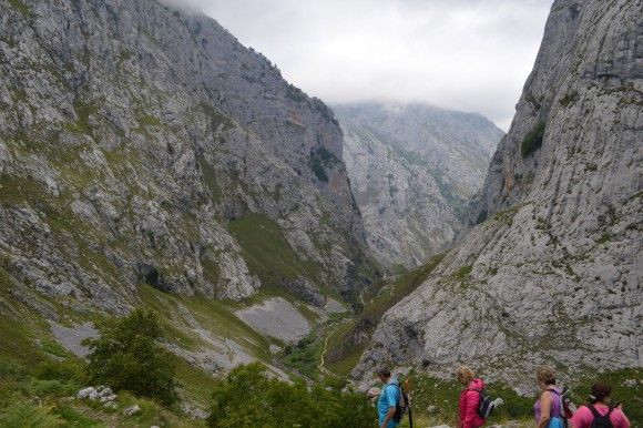 Los miembros de la asociación “Los Peregrinos” torreña visitaron Asturias3