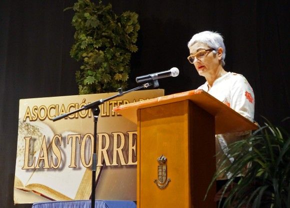 Los “Jueves Literarios” torreños disfrutan de la obra “Esencias poéticas cuatro voces consagradas”4