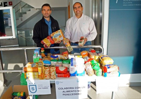 El “State Sport Las Torres” recoge comida para el Banco de Alimentos