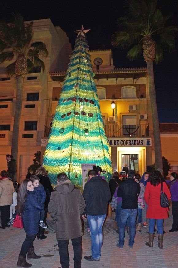 La Navidad y el reciclaje se dan la mano para iluminar y llenar de magia Las Torres de Cotillas 8