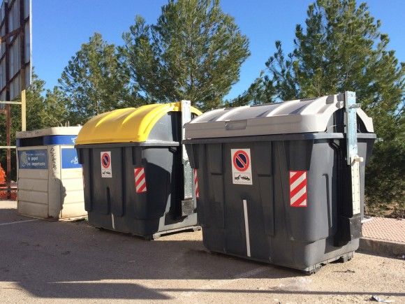Las Torres de Cotillas moderniza sus contenedores de basura para lograr un servicio más limpio3