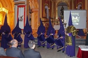 El Cristo Yacente, protagonista del cartel de la Semana Santa 2015 torreña4