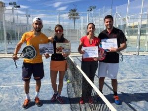 Manolo Fernández y Carol Nadal, campeones del “II Mini Torneo Mixto de Pádel San Valentín” torreño