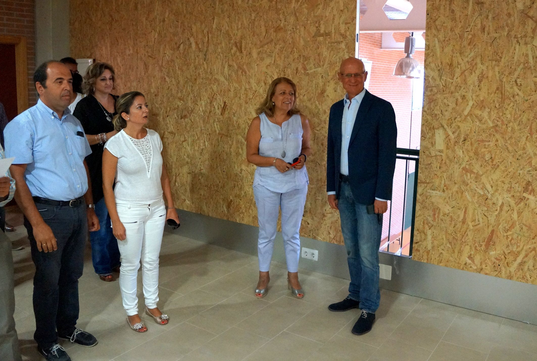 La consejera Sánchez-Mora visita las obras de los centros docentes torreños