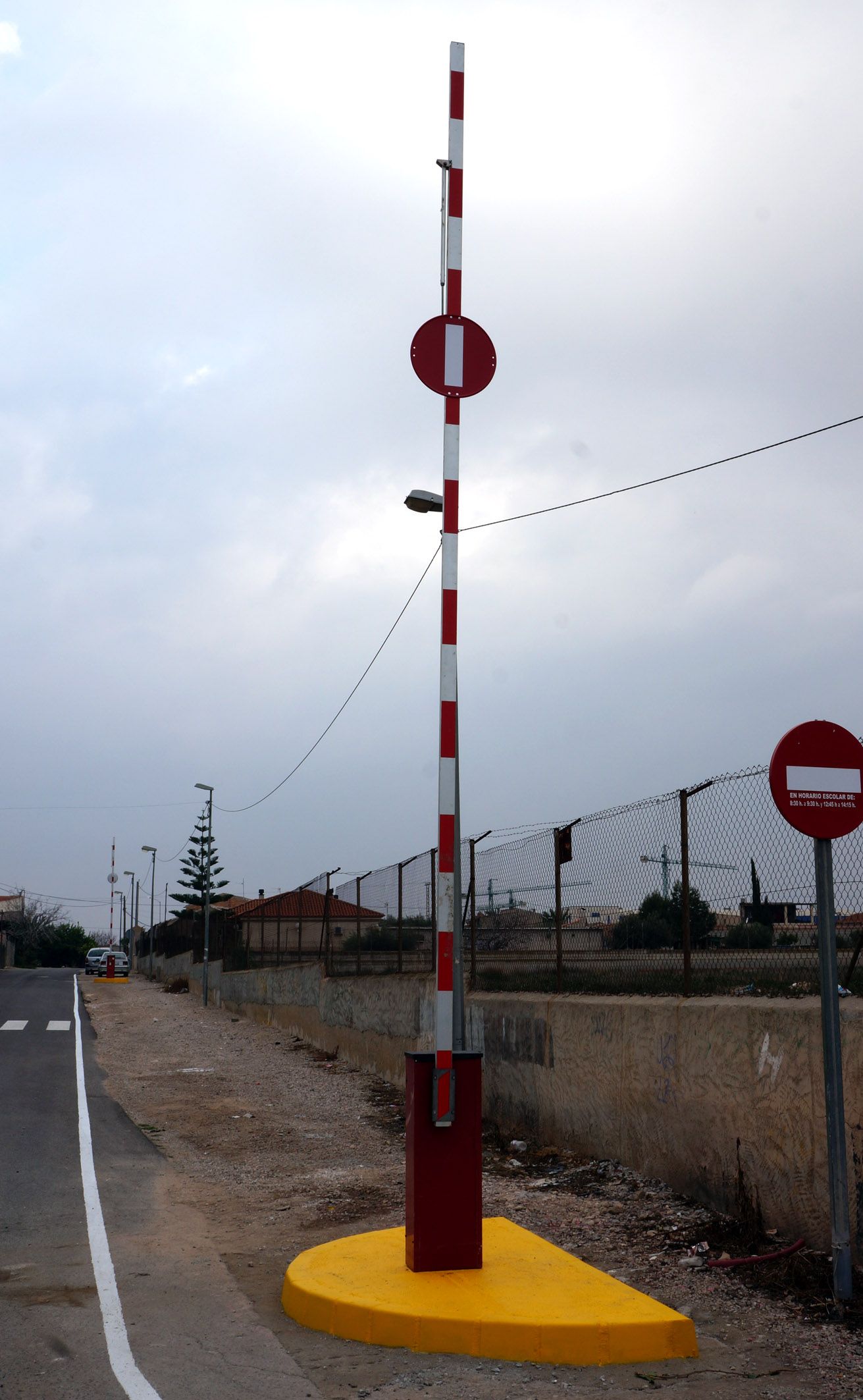 Más seguridad para los viandantes en la entrada y salida del colegio Vista Alegre torreño 3