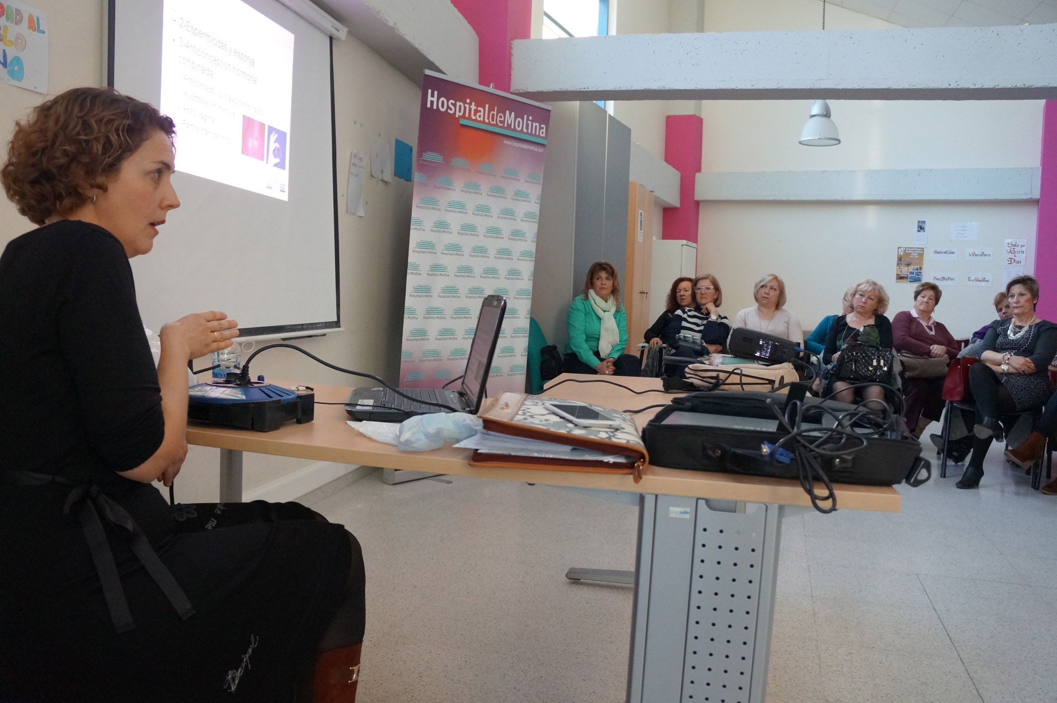 Las mujeres de la asociación Isabel González torreña ya saben más de ginecología y obstreticia