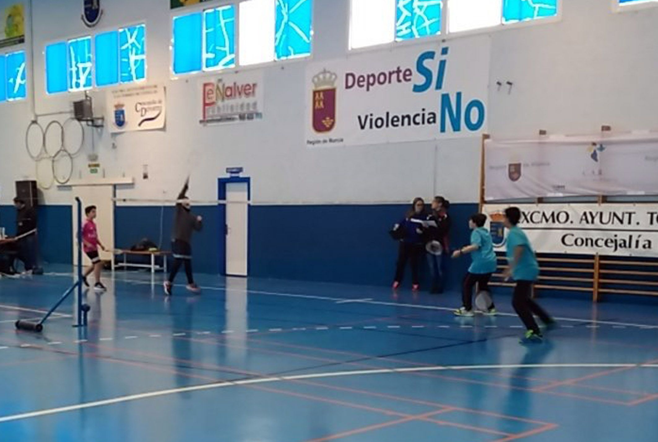 Los torreños brillan en casa en la final del Programa Regional de Deporte en Edad Escolar de bádminton