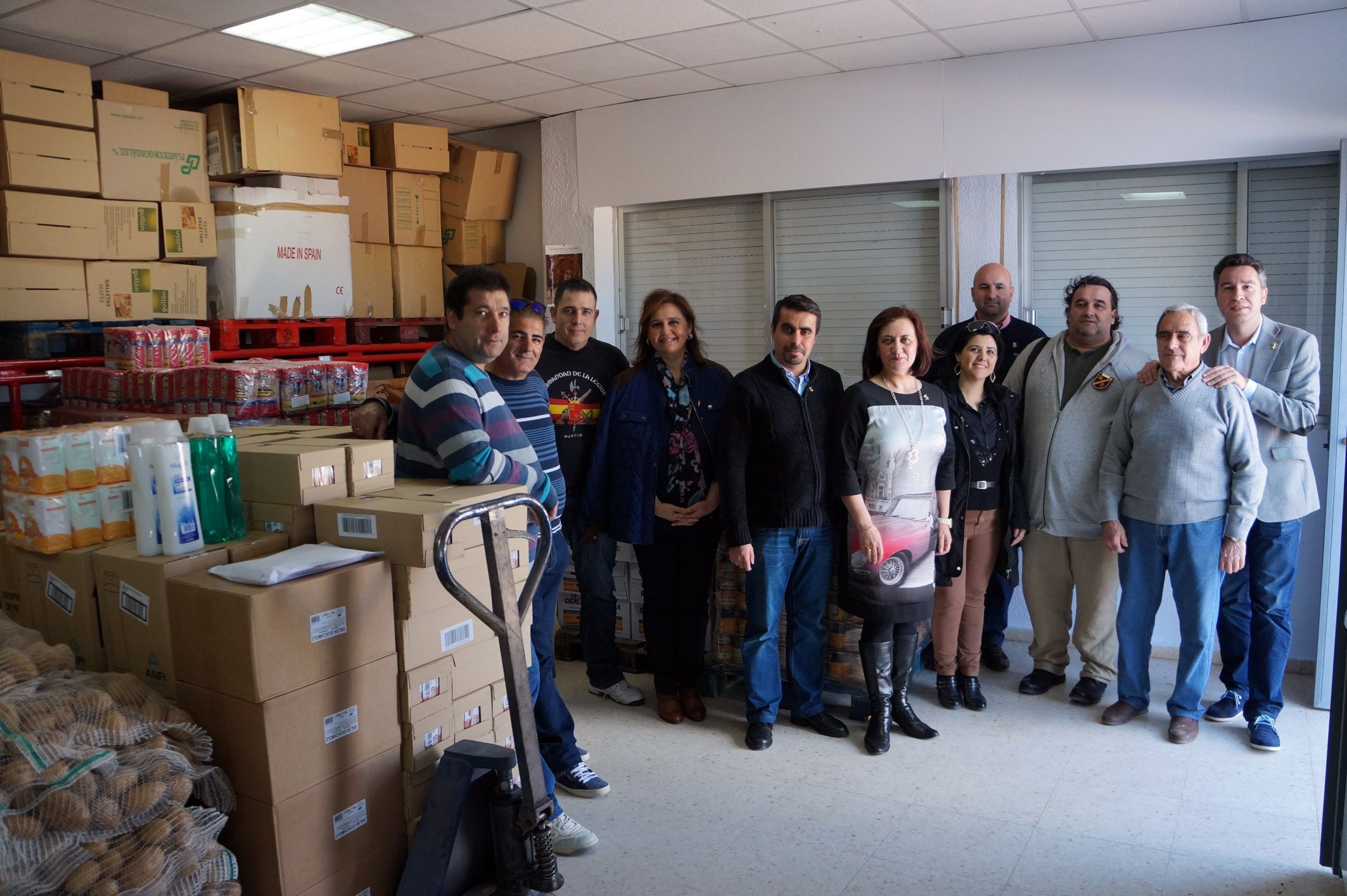 La Hermandad de la Legión Española de la Región de Murcia dona cerca de 300 kilos de alimentos a la Parroquia y Cáritas3