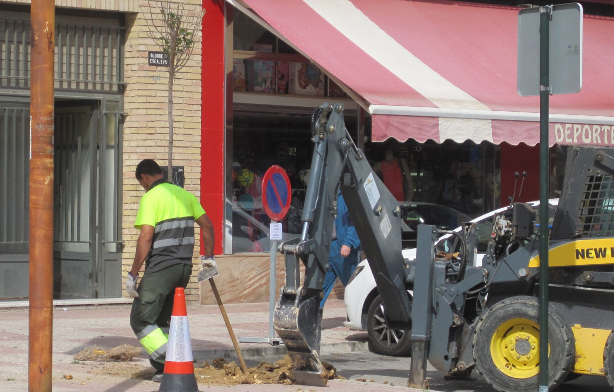 Comienzan las labores de reposición de arbolado en Las Torres de Cotillas 2