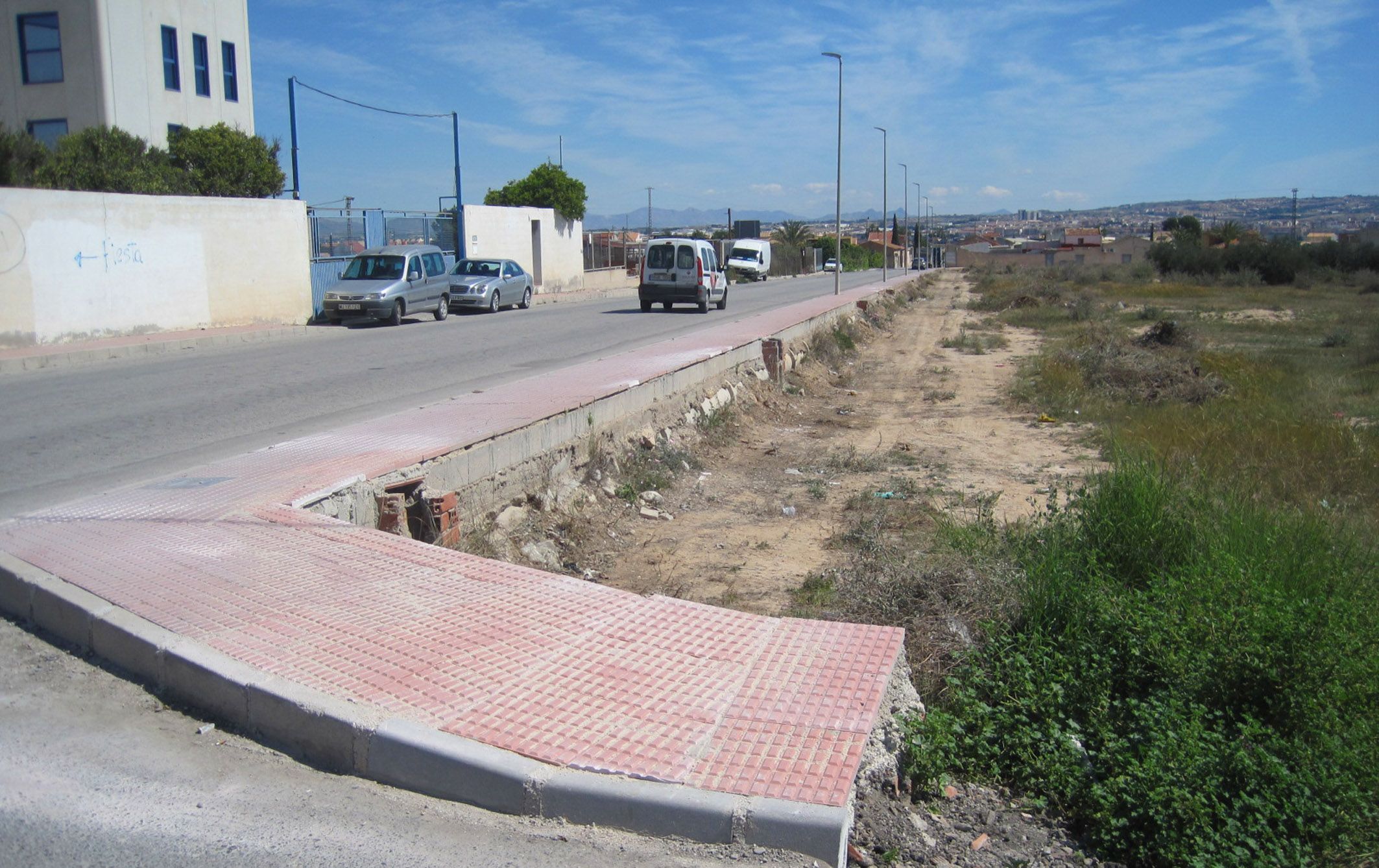 El Ayuntamiento aumenta la seguridad de los viandantes en la avenida del Trabajo