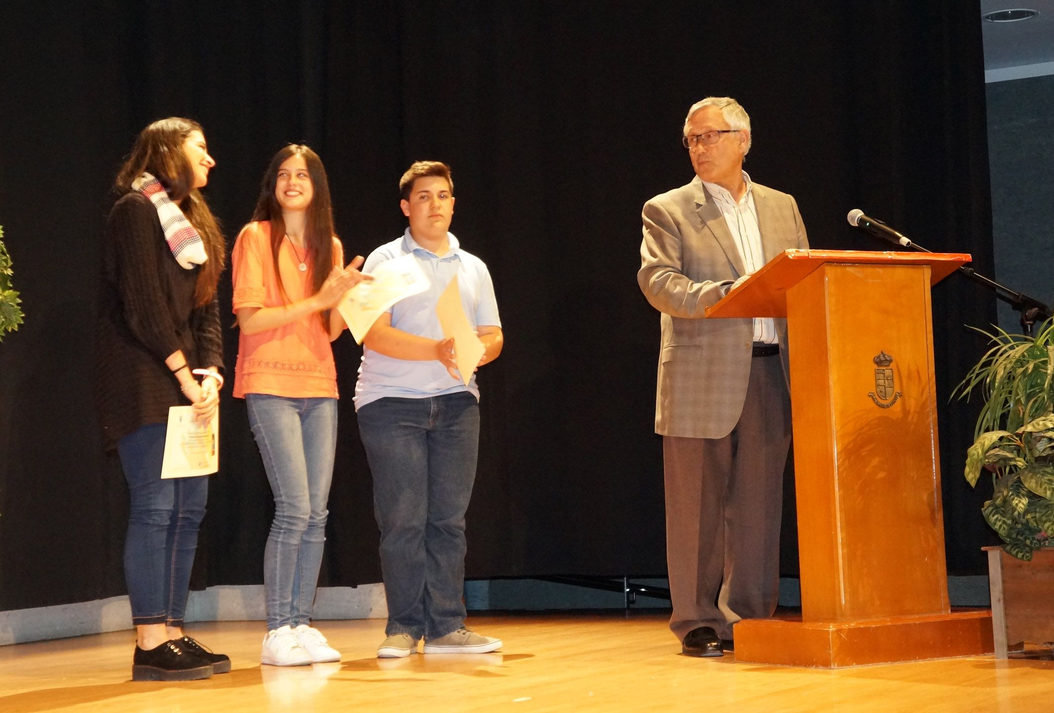 Nuria Contreras, Francisco Javier Sánchez y María Vicente ganan el Salvador Sandoval de jóvenes talentos literarios2