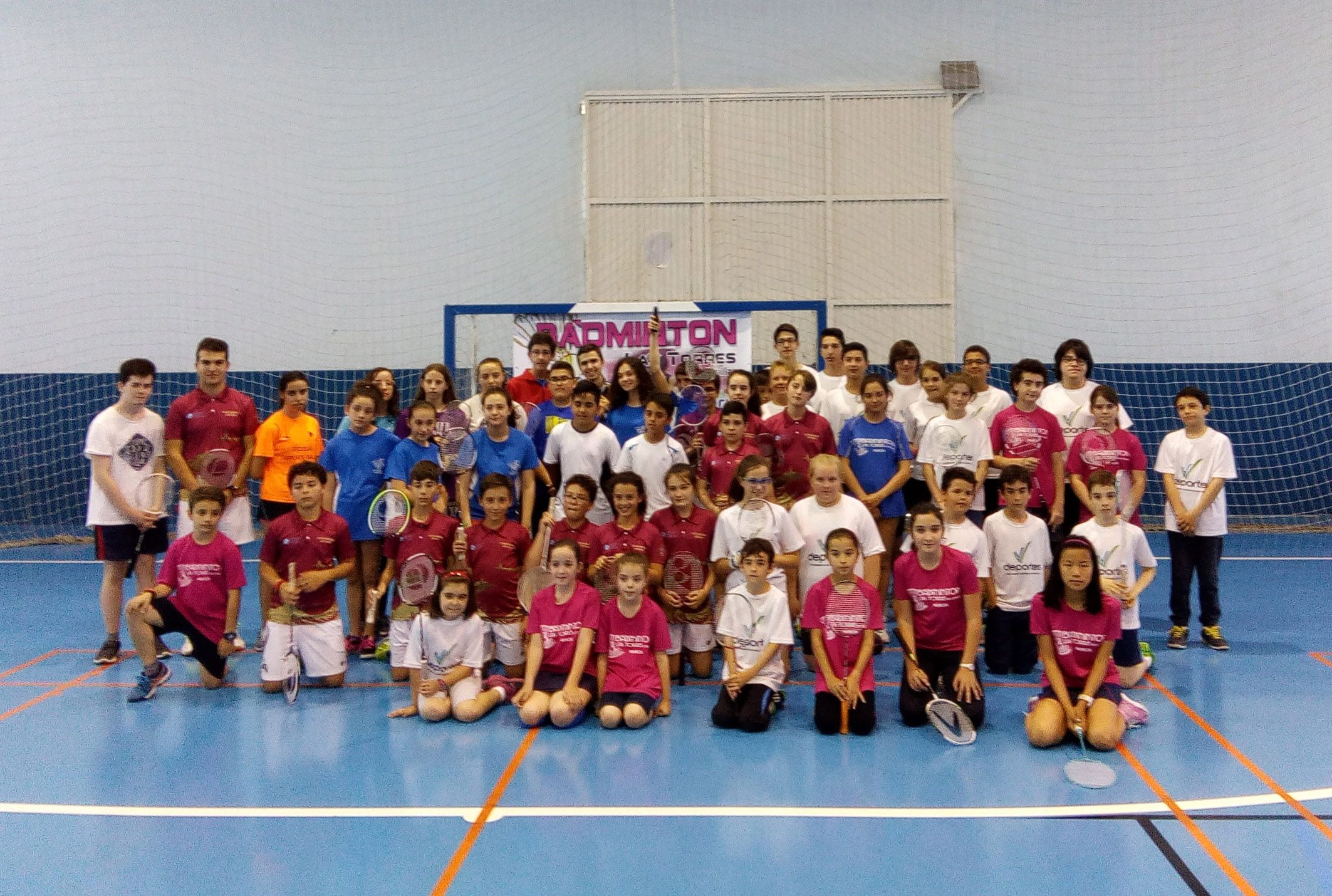 Cerca de 70 jugadores participaron en Las Torres de Cotillas en el circuito interescuelas regional de bádminton