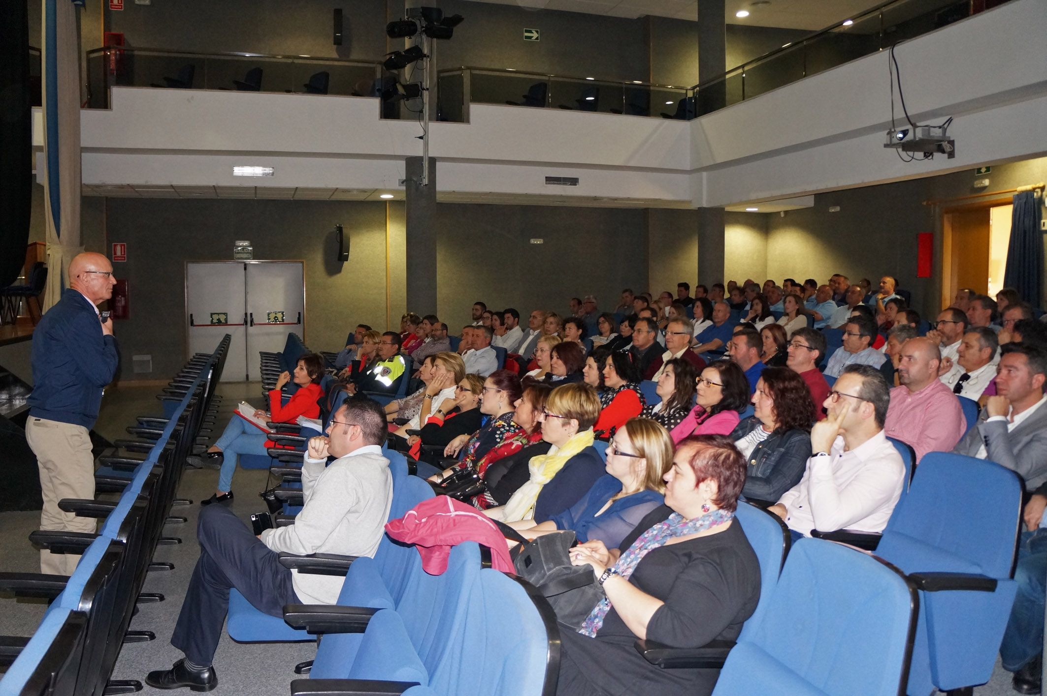 Los empleados del Ayuntamiento torreño participan en la cuarta edición de la jornada “Conoce tu empresa”2