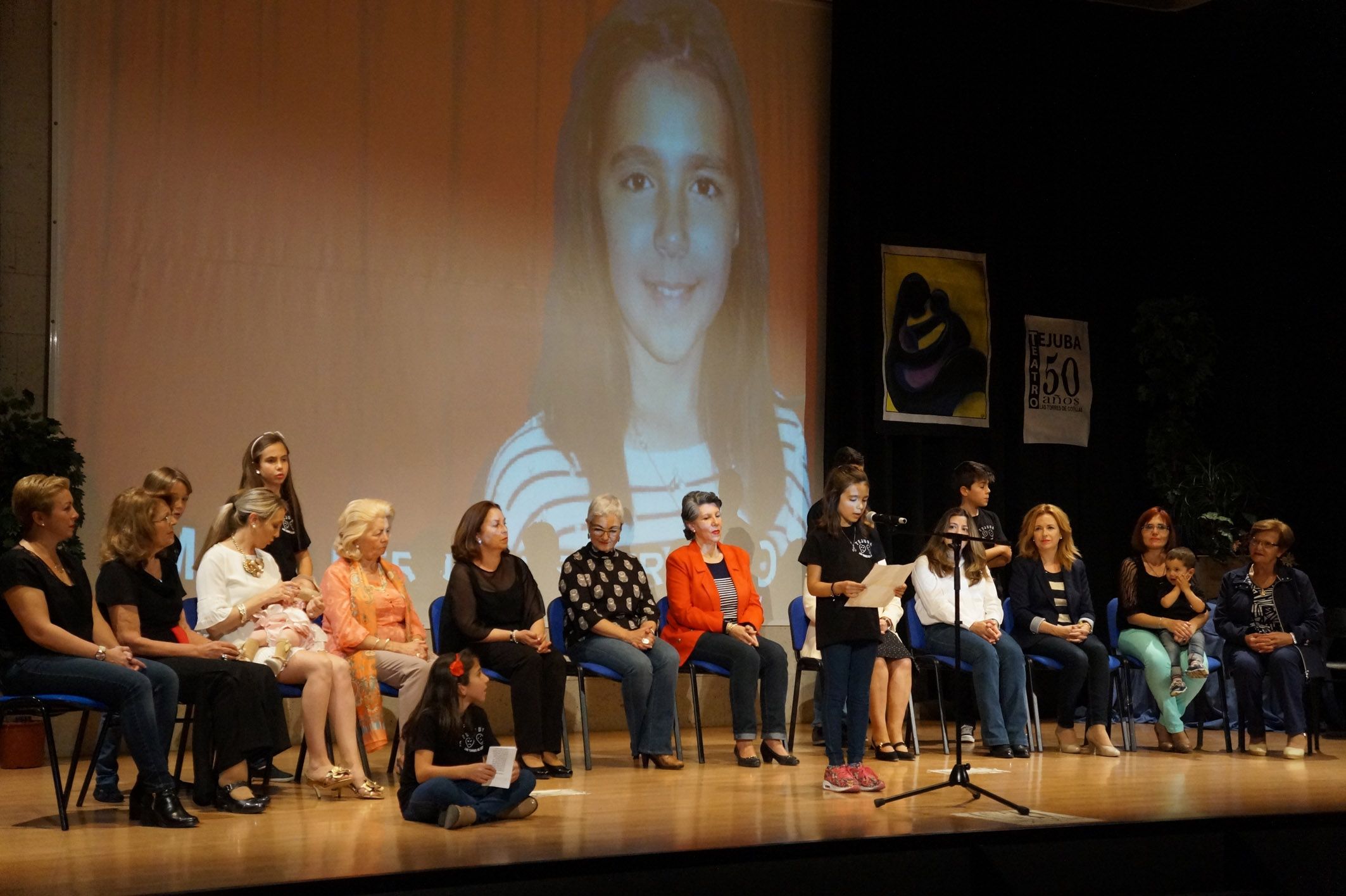 Sentido homenaje a la madre del grupo Tejuba