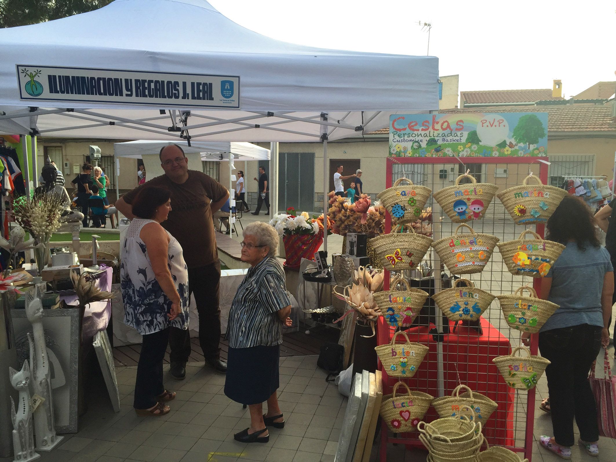 La II Feria del Comercio de Las Torres se convierte en una fiesta de las compras2