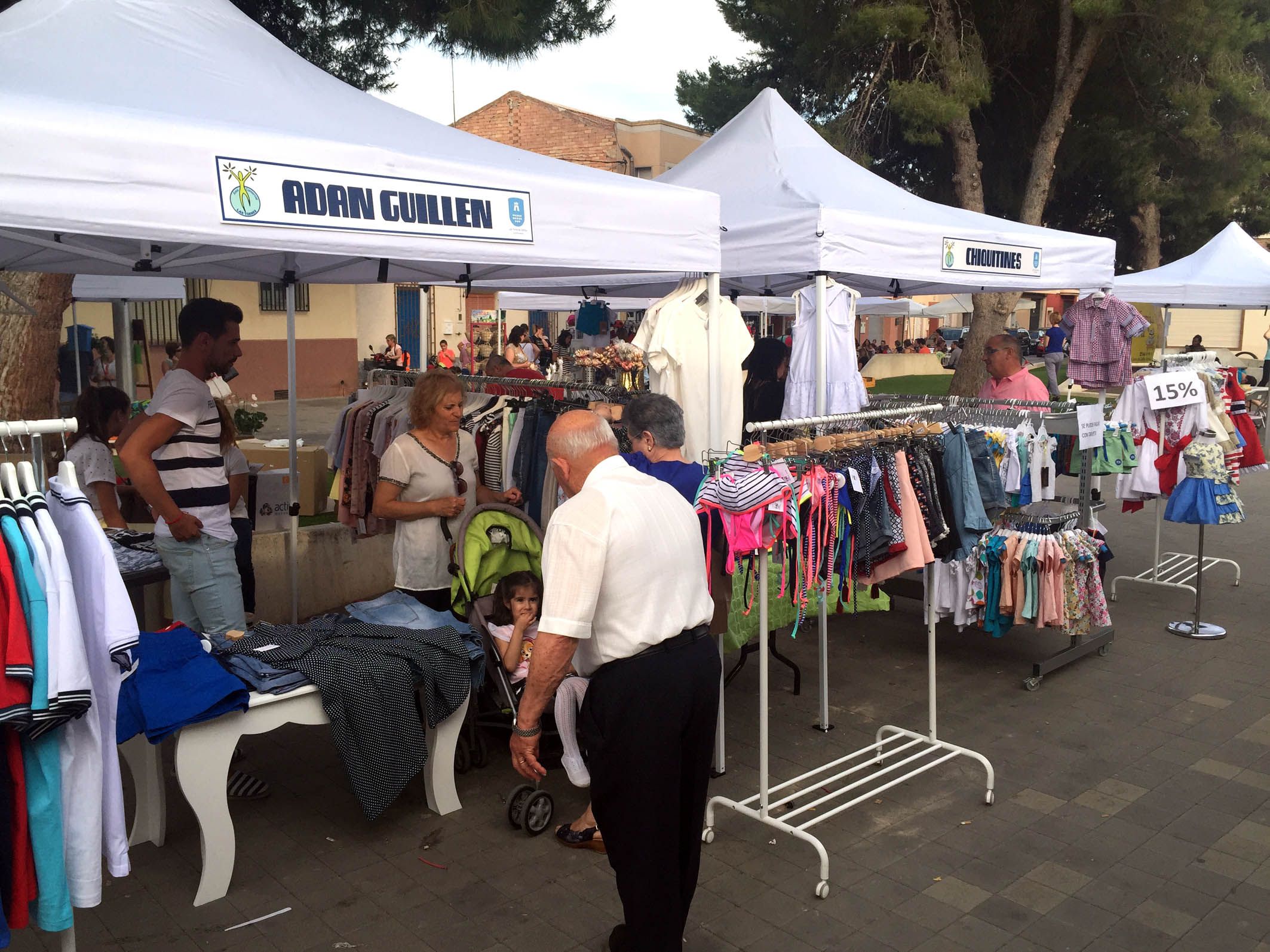 La II Feria del Comercio de Las Torres se convierte en una fiesta de las compras6
