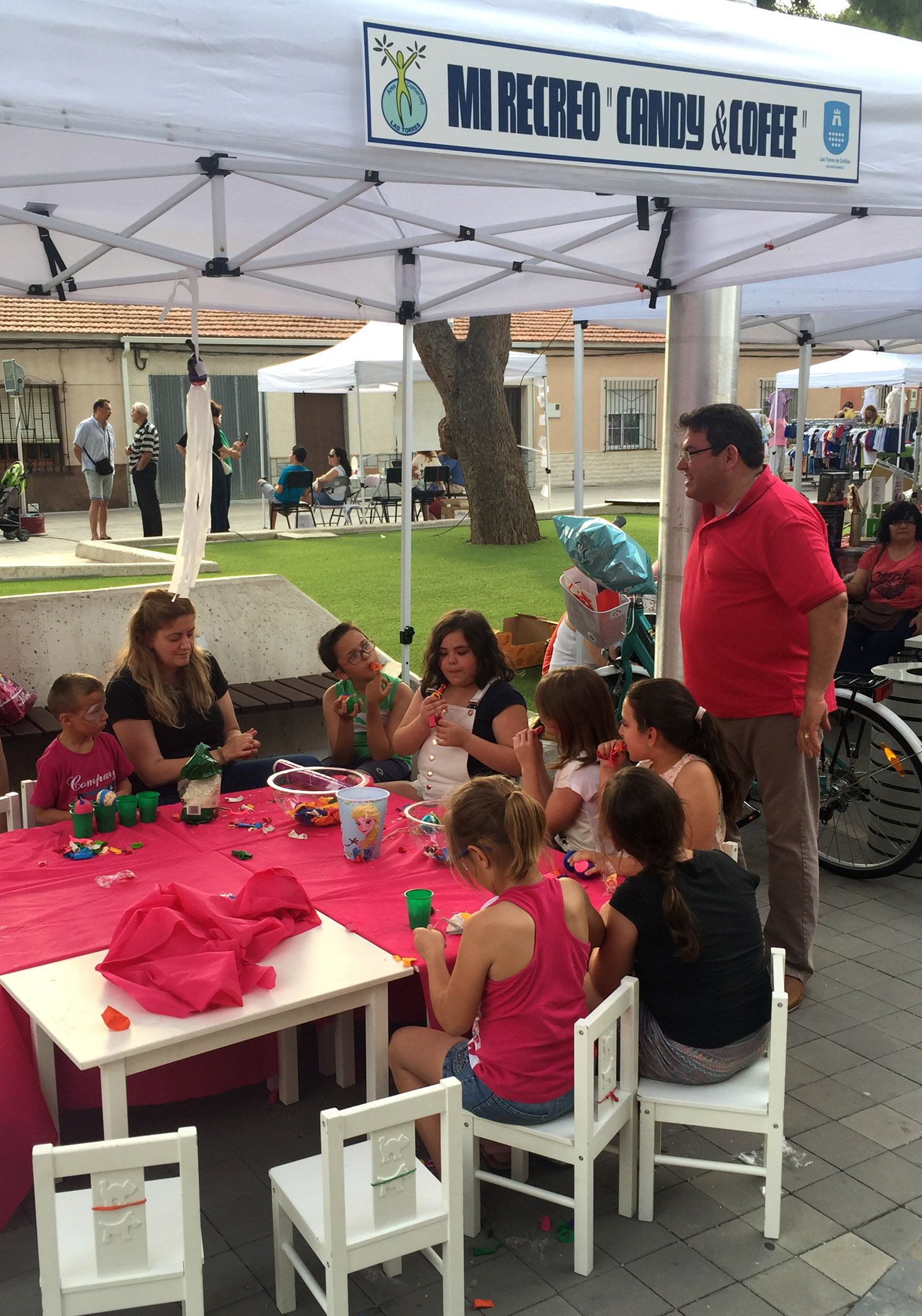 La II Feria del Comercio de Las Torres se convierte en una fiesta de las compras8