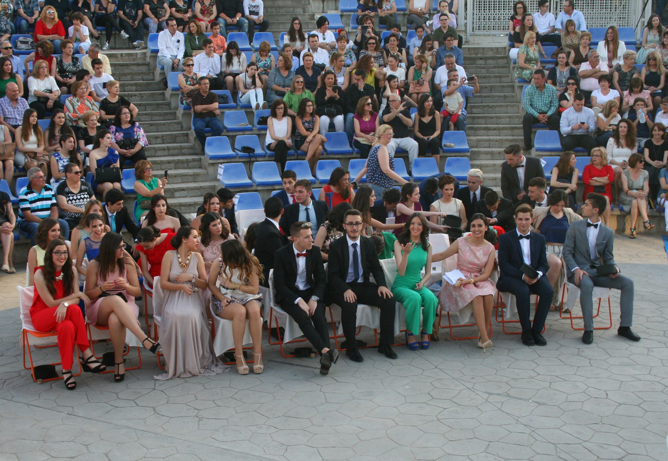 Los alumnos de 2º de Bachilletaro del IES “Salvador Sandoval” se graduaron en un emotivo acto2