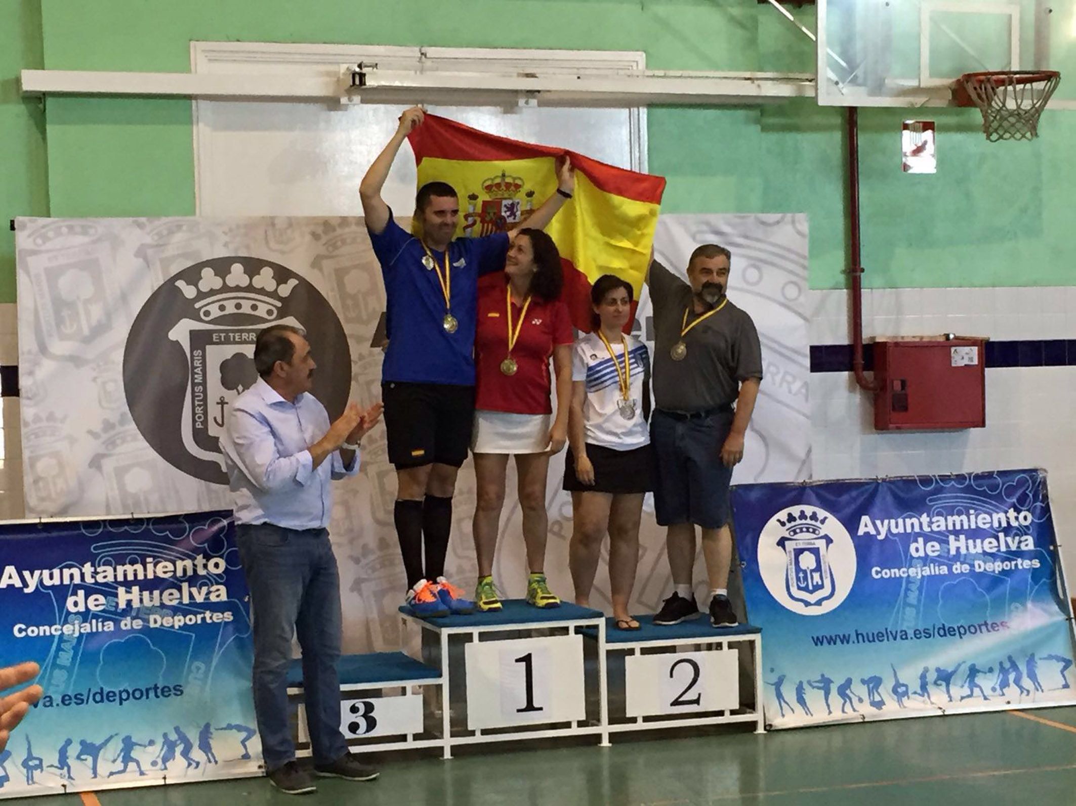 Un jugador torreño de bádminton se cuelga una medalla de oro y otra de plata en los VI Juegos Europeos de Policías y Bomberos 3