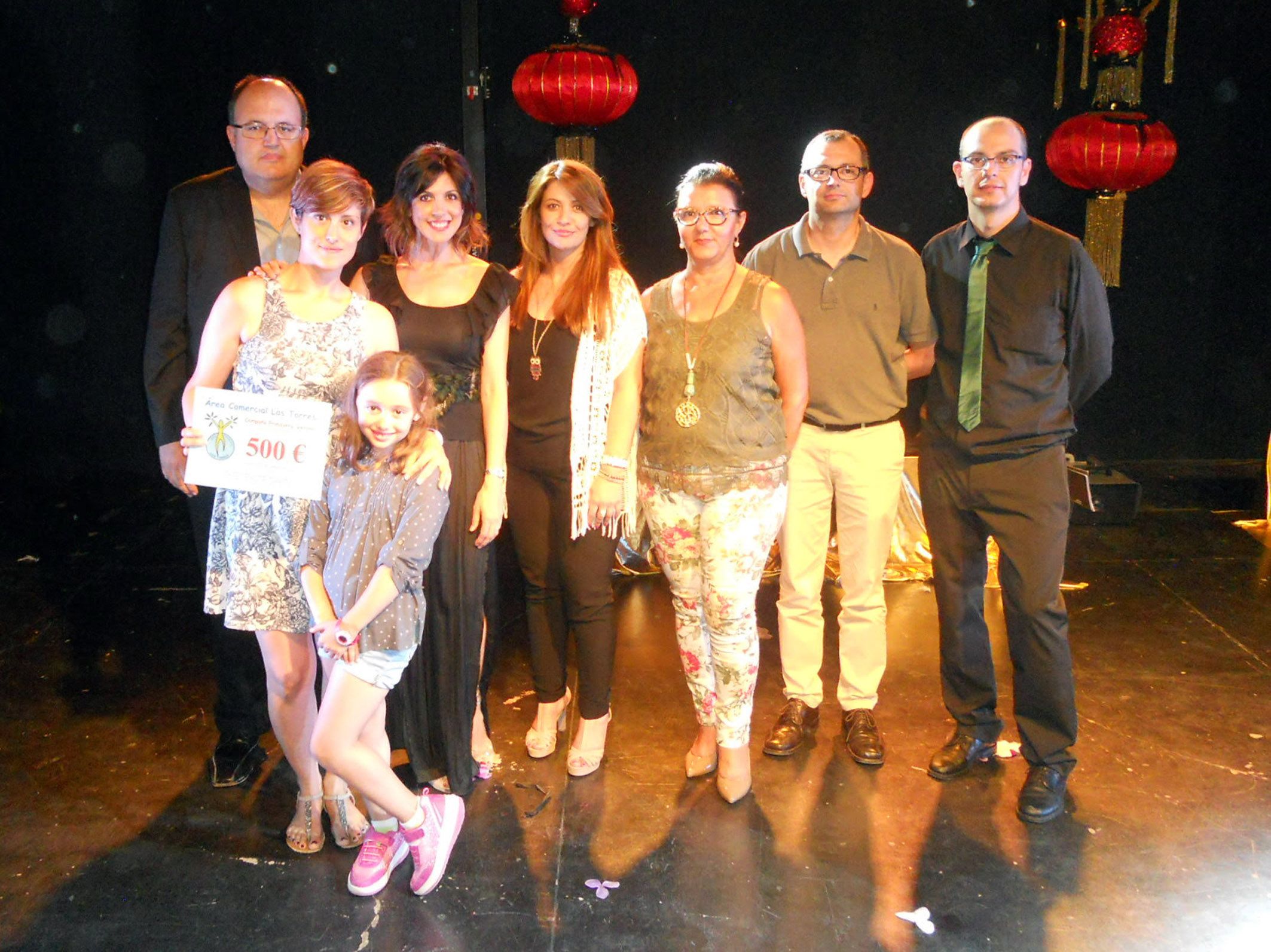 Los premiados disfrutaron con los 2.000 euros en regalos de la campaña estival del Área Comercial Las Torres2