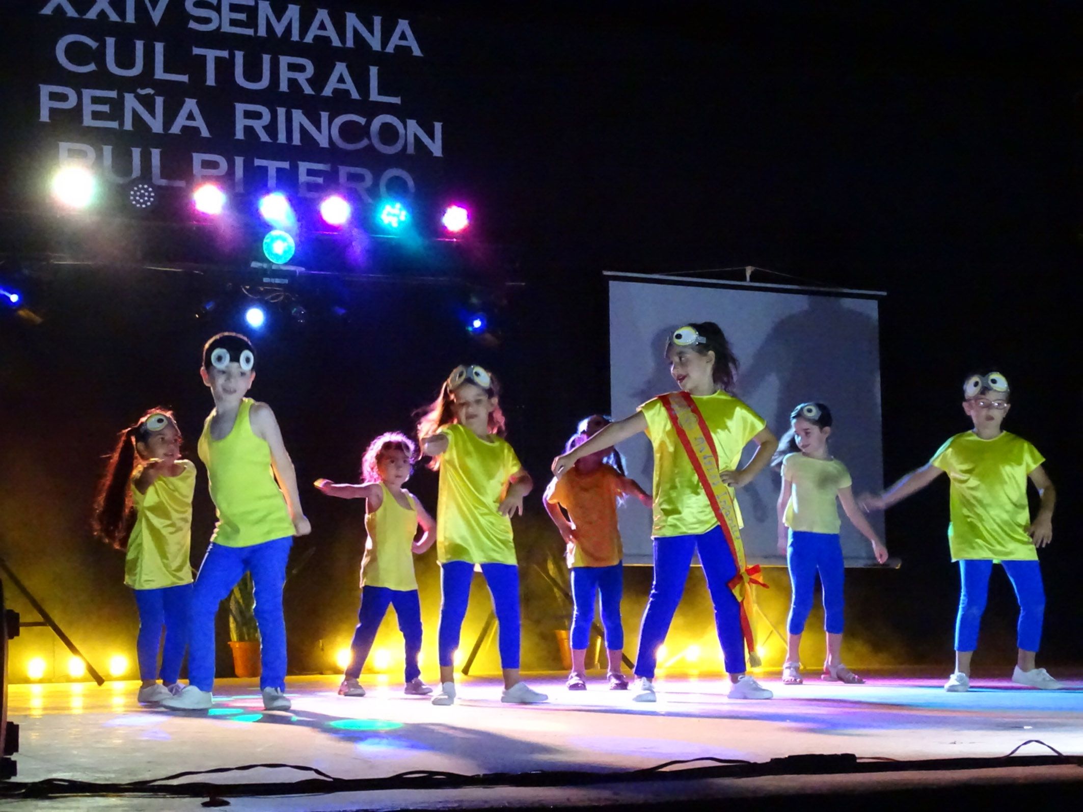 Semana Cultural Rincón Pulpitero - baile moderno IZEL
